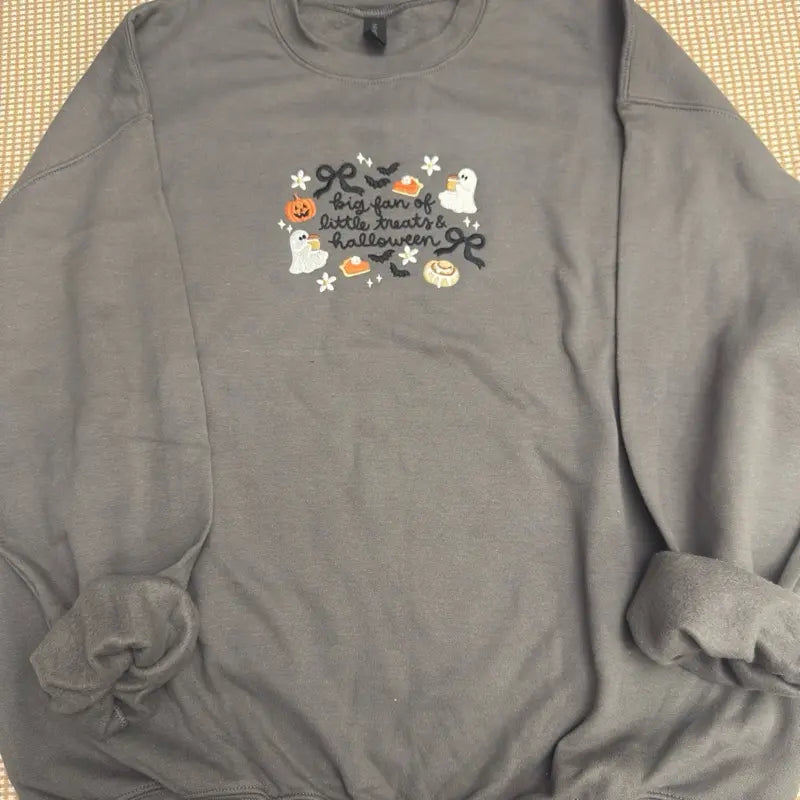Cute Halloween Embroidered Sweatshirt/Hoodie/Tshirt – Spooky Season Ghost Pumpkin Cozy Crewneck for Women