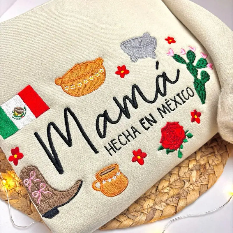 Mamá Hecha en Embroidered Sweatshirt Dia de las Madres Mothers Day Gift Sweater, True To Size Crewneck Long Sleeve, Women's Wear Fit Hoodie for Comfortable Fit and Durability