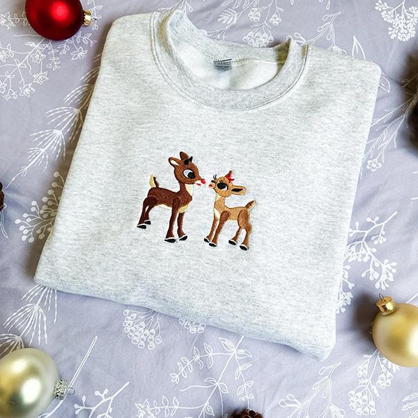 Embroidered Reindeer Christmas Sweatshirt & Hoodie – Cute Deer Couple Crewneck, Cozy Holiday Pullover, Secret Santa Gift