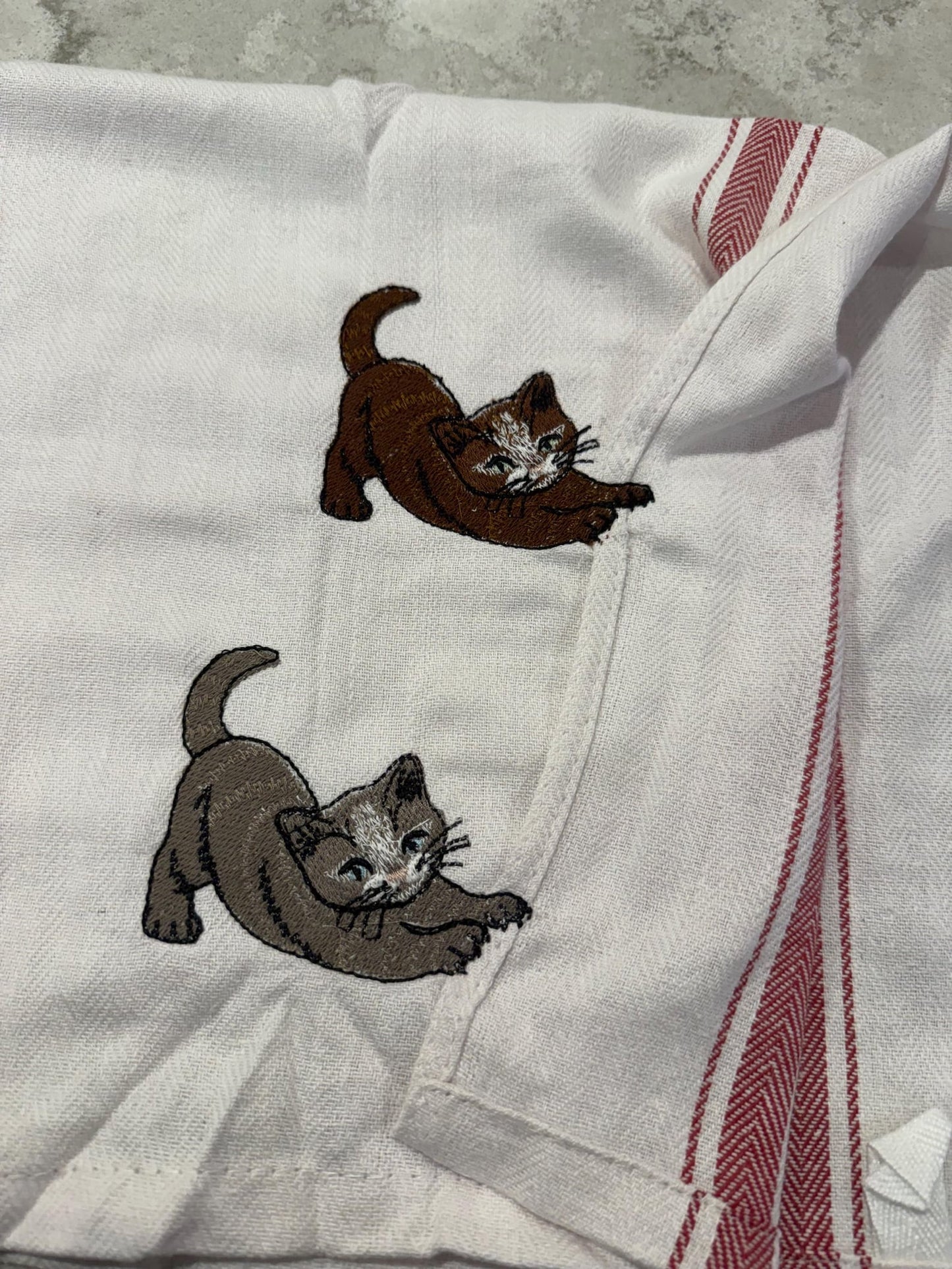 Personalized Pet Embroidered Kitchen Towel – Perfect Gift for Pet Lovers